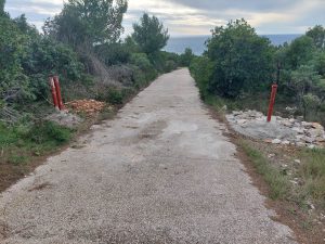 Brbišćica – željezni stupovi